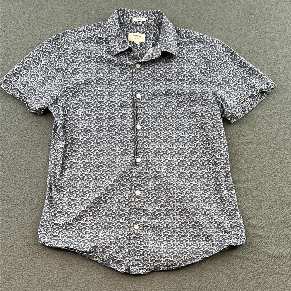 Men’s Black & White Patterned Shirt | Size Medium | Casual to Semi-Formal | EUC